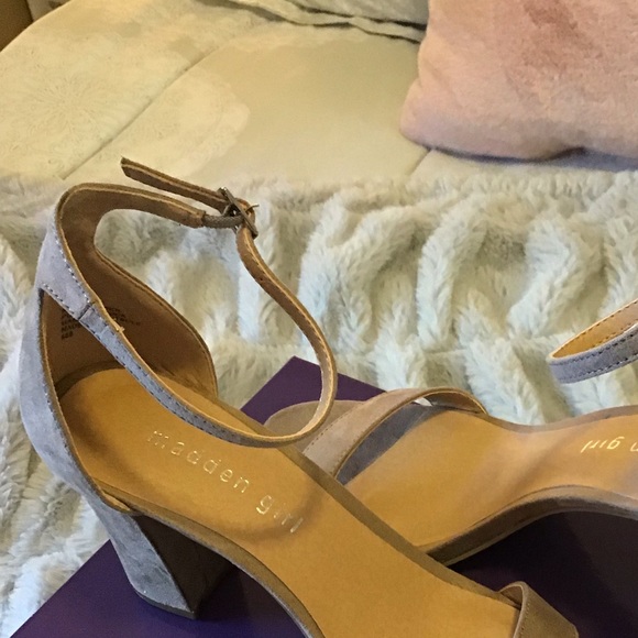 SOLD!Steve Madden- Beella Ankle strap block heel - Picture 4 of 6